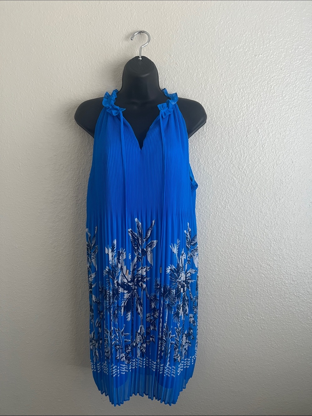 NWT Skies Are Blue Blue Pleated Floral Sleeveless Midi Dress Size L NWT